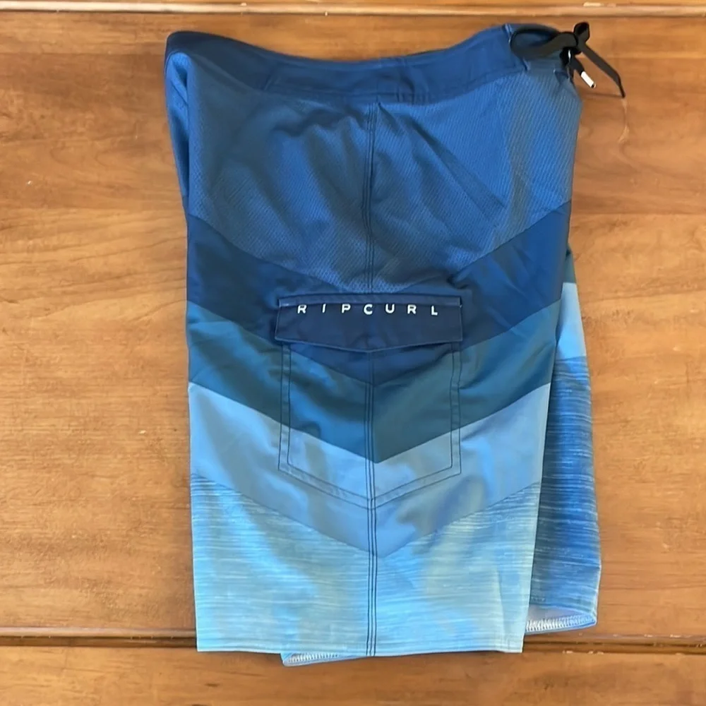 RIP Curl Board Shorts Size 31